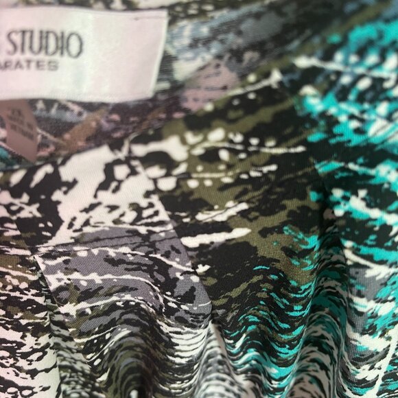 Jones Studio Sleeveless Black and White Top with Fun Splashes of Teal, Size 2X - Picture 4 of 7